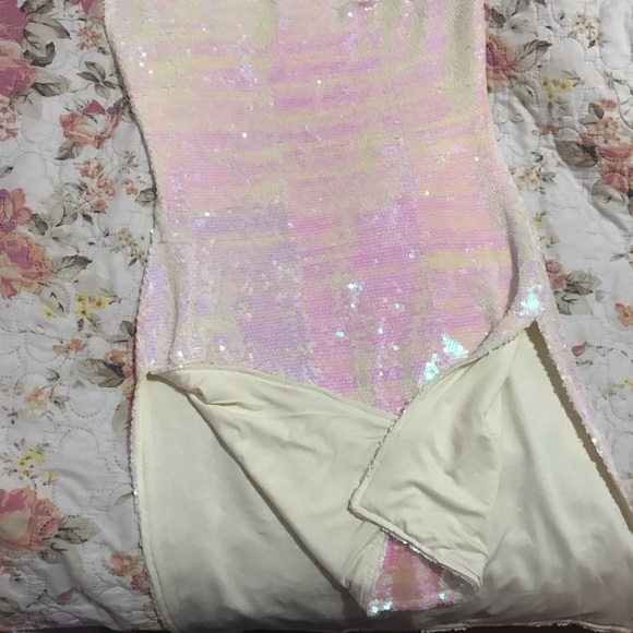 this fashion nova didn’t fit lol - Picture 3 of 3